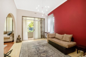 Spacious 3-Bed 8-Sleeper with Pool & Tennis Court